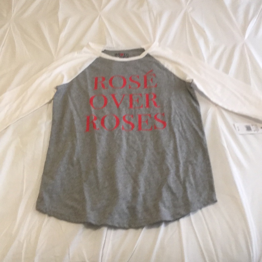 Three-quarter sleeve T-shirt